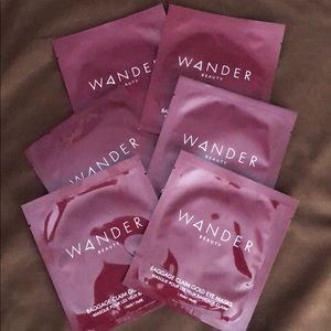 ⭐️⭐️SOLD⭐️⭐️Wander Beauty Gold Eye Masks